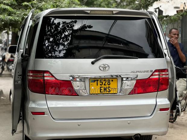 Toyota Alphard 2006 Silver