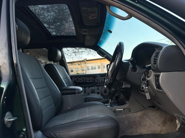Toyota Land Cruiser 2000 Green