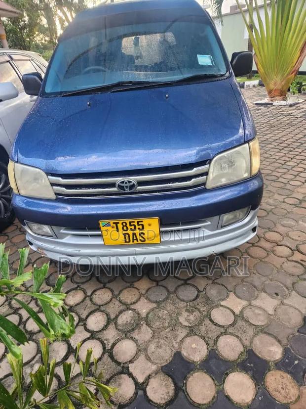 Toyota Noah 2003 Blue
