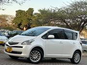 Toyota Ractis 2006 White for sale