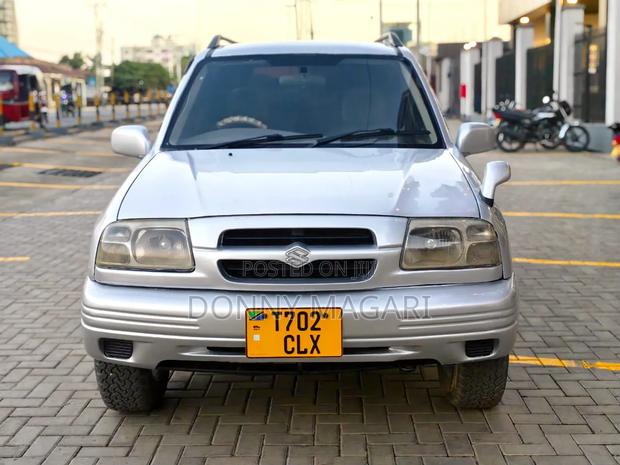 Suzuki Escudo 2005 Silver