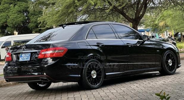 Mercedes-Benz E-Class 2012 Black