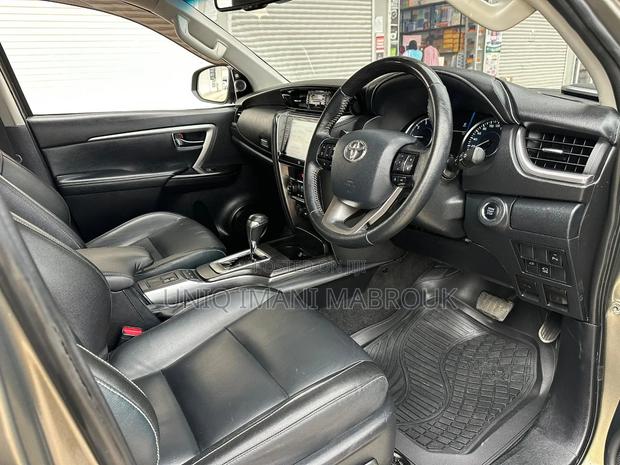 Toyota Fortuner 2021 Brown