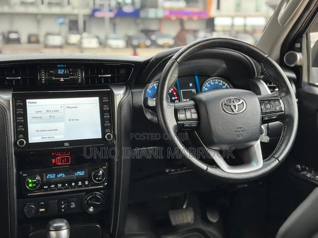 Toyota Fortuner 2021 Brown