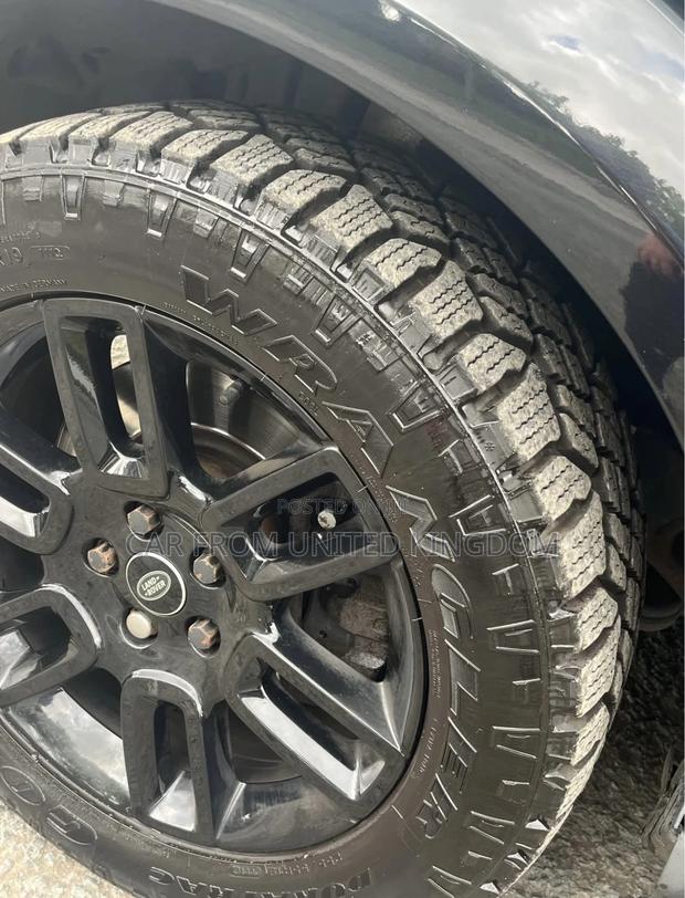 Land Rover Discovery 2012 Black