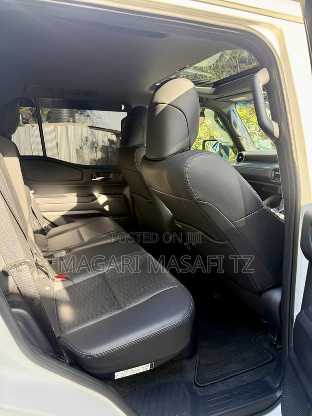Toyota Land Cruiser Prado 2.7 2025 White