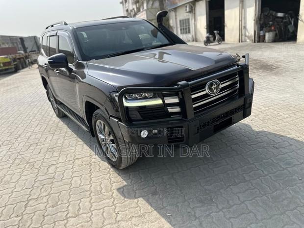 Toyota Land Cruiser 2024 Black
