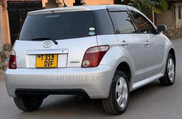 Toyota IST 2006 Silver
