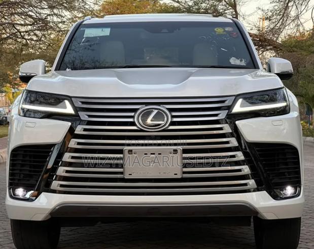 Lexus LX 2025 Off white