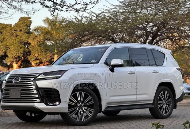 Lexus LX 2025 Off white