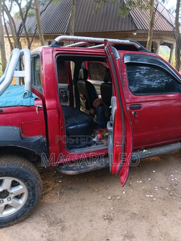 Nissan Hardbody 2000i 2005 Maroon
