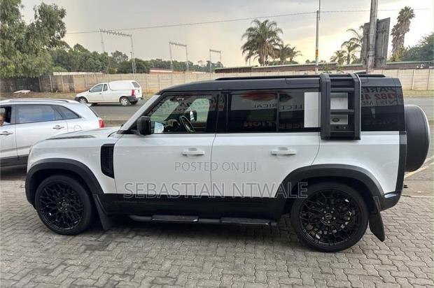 New Land Rover Defender 2023 White