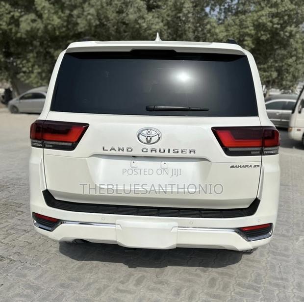 Toyota Land Cruiser 2023 White