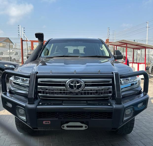 Toyota Land Cruiser 2019 Gray