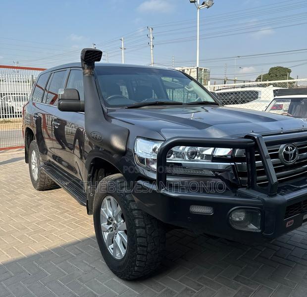 Toyota Land Cruiser 2019 Gray