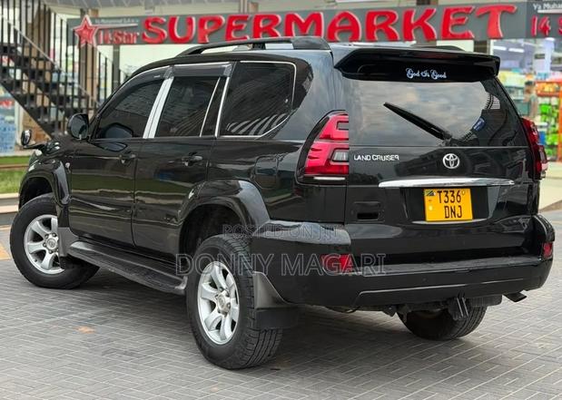 Toyota Land Cruiser Prado 2005 Black