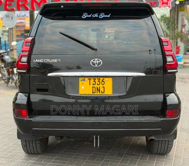 Toyota Land Cruiser Prado 2005 Black