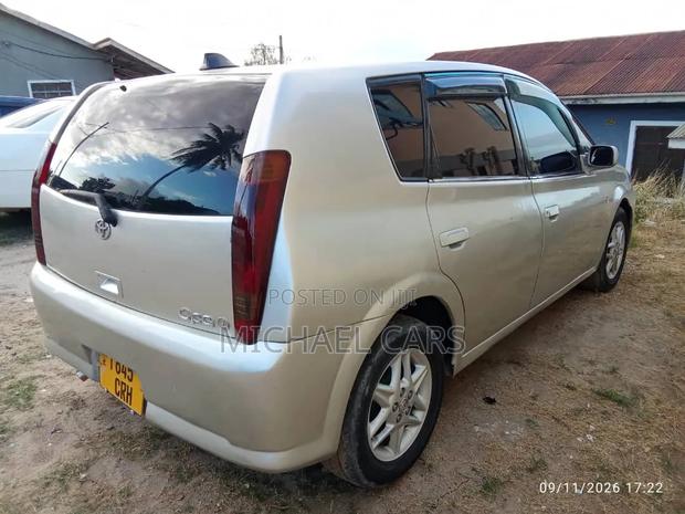 Toyota Opa 2003 Silver
