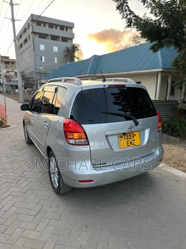 Toyota Corolla 2005 Silver