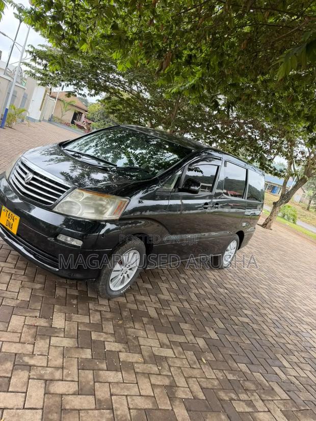 Toyota Alphard 2004 Black