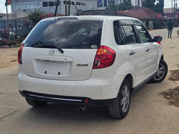 Mazda Verisa 2008 White