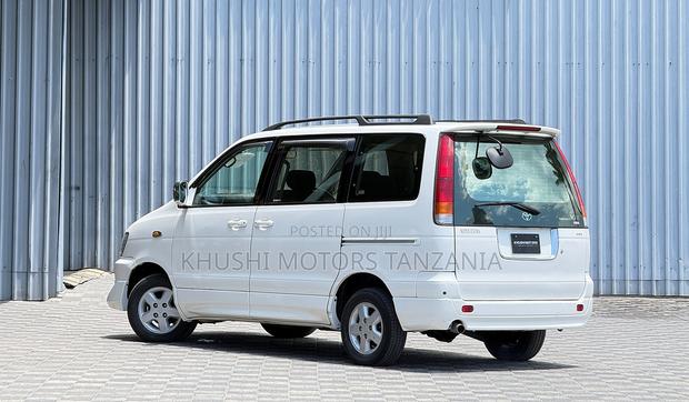Toyota TownAce 1998 White