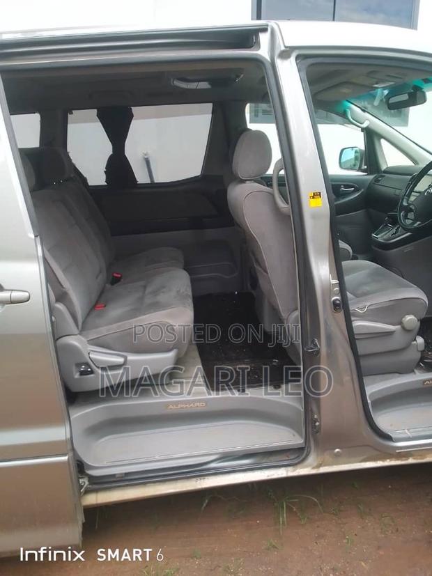 Toyota Alphard 2.4 Petrol FWD 2005 Gray