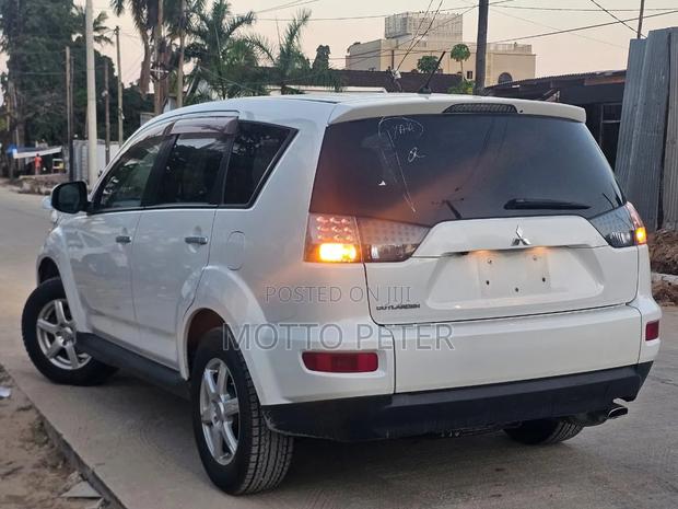 Mitsubishi Outlander 2006 White