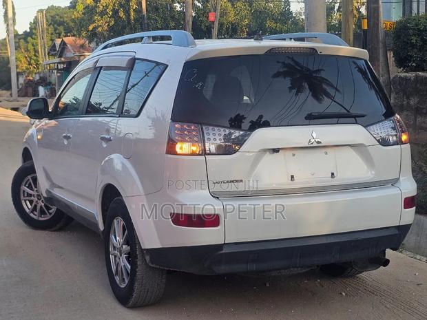 Mitsubishi Outlander 2006 White