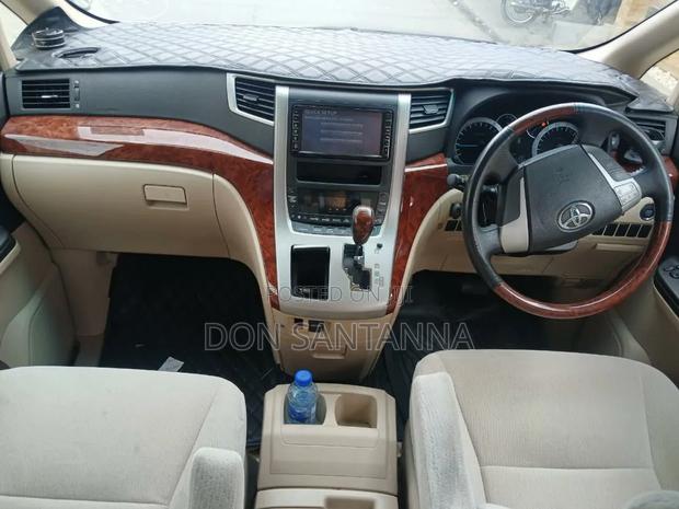 Toyota Alphard 2003 Black