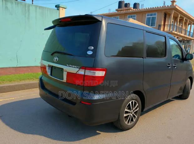 Toyota Alphard 2003 Black