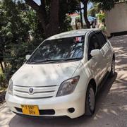 Toyota IST 2005 White for sale