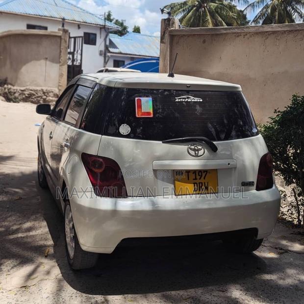 Toyota IST 2005 White