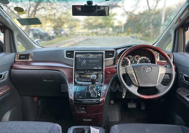Toyota Alphard 2009 Pearl