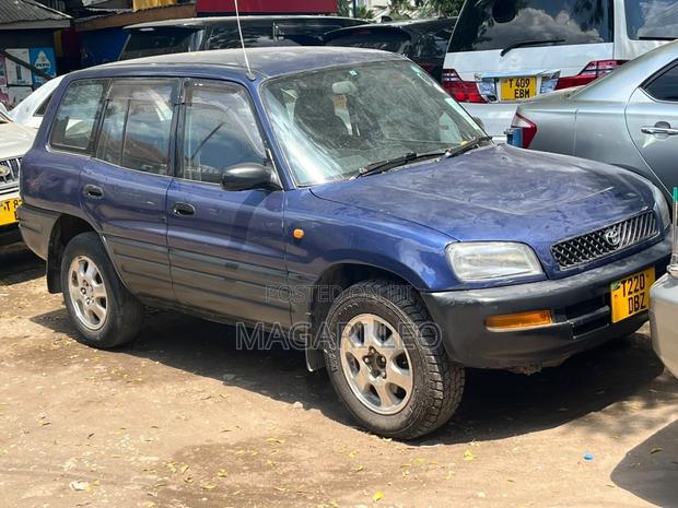 Toyota RAV4 Base FWD 1999 Blue