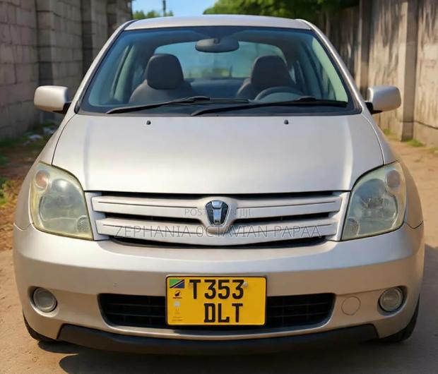 Toyota IST 2004 Beige