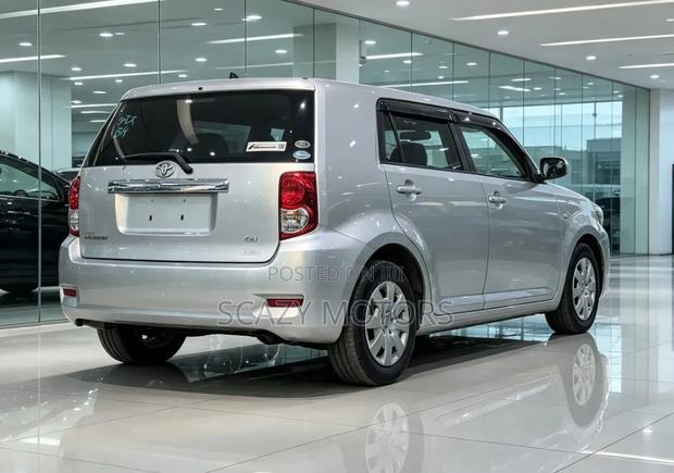 Toyota Corolla Rumion 2009 Silver
