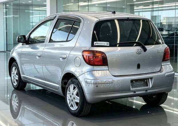 Toyota Vitz 2004 Gold