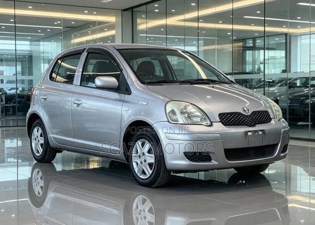 Toyota Vitz 2004 Gold