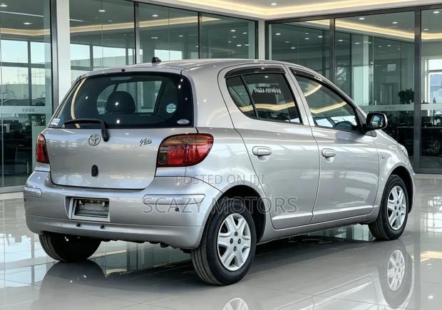 Toyota Vitz 2004 Gold