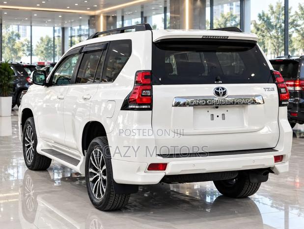 Toyota Land Cruiser Prado 2021 White
