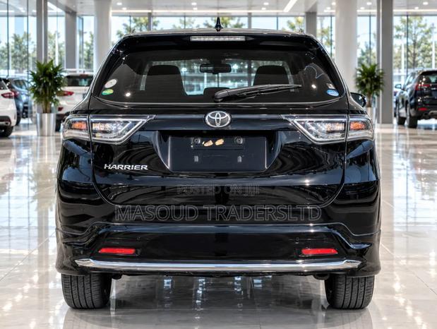 Toyota Harrier 2.0 2015 Black