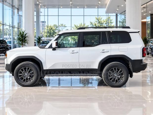 Toyota Land Cruiser 2024 White