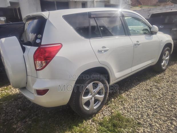 Toyota RAV4 2006 White