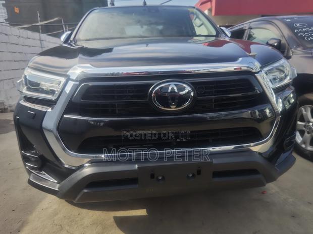 Toyota Hilux 2023 Black