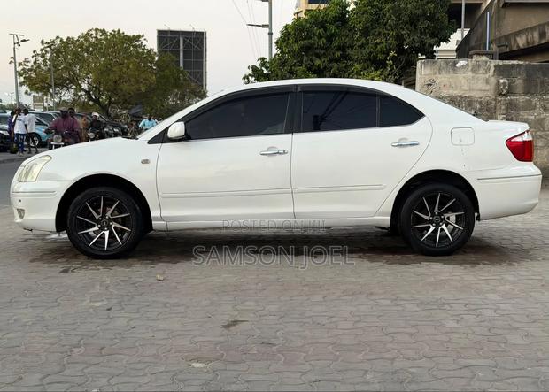 Toyota Premio 2004 White