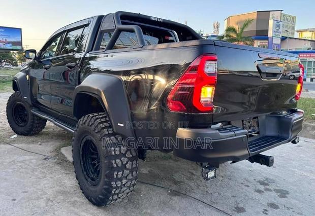 Toyota Hilux 2020 Black