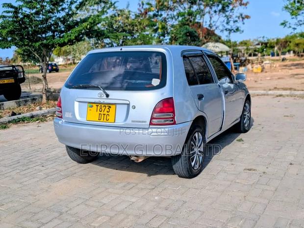 Toyota Starlet 1999 Silver
