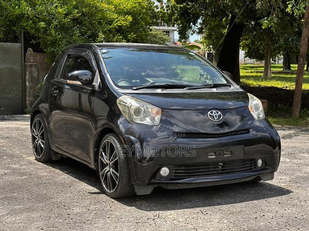 Toyota iQ 2010 Black