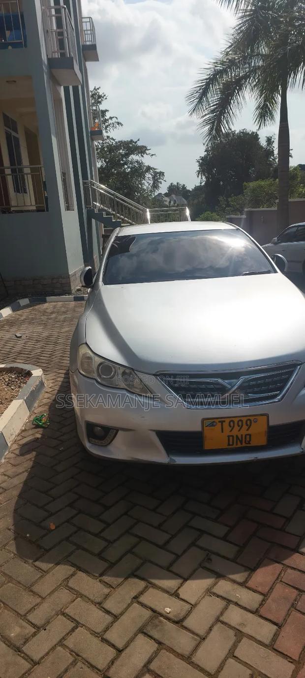 Toyota Mark X 2.5 AWD 2015 Silver
